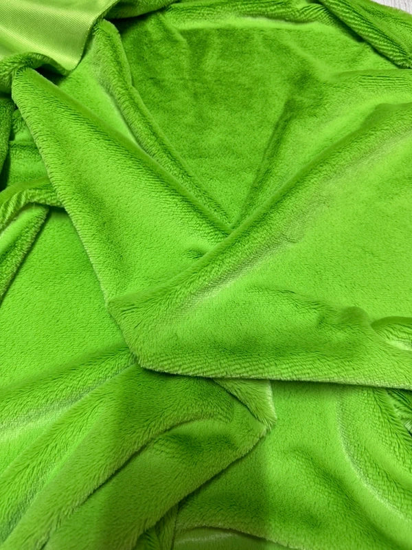 Apple green short pile lightweight faux fur fabric coupon 30cmx155cm