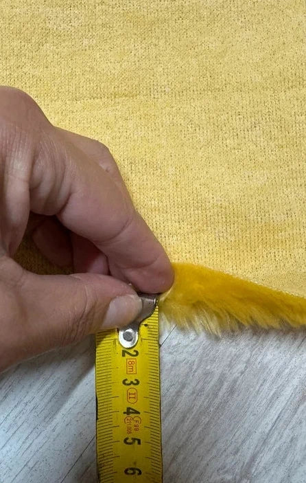 Coupon tissu fausse fourrure légère à poils courts jaune moutarde 40cmx76cm