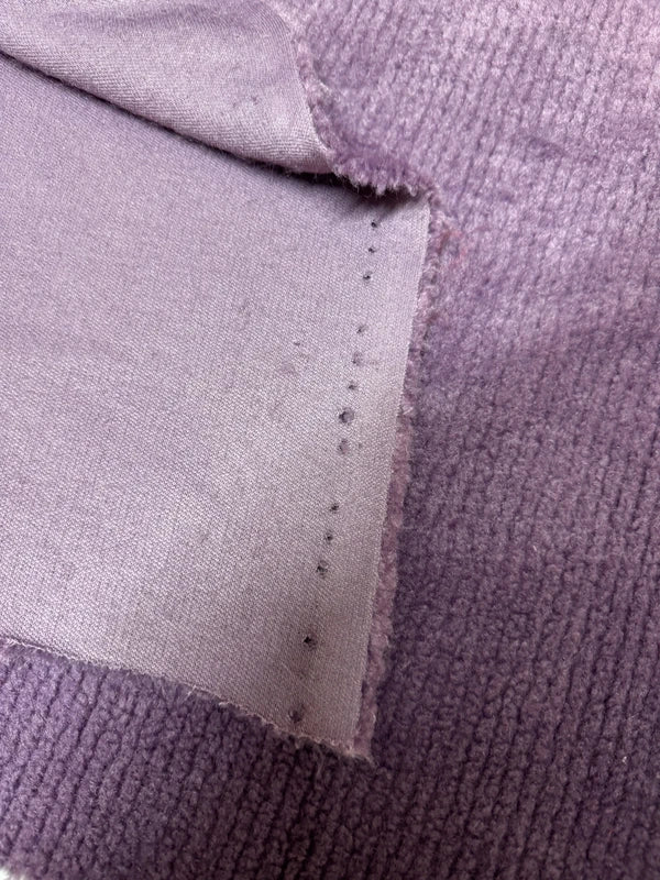 Coupon tissu fourrure douce de qualité texturé violet à poils mi- longs 30cm x 156cm
