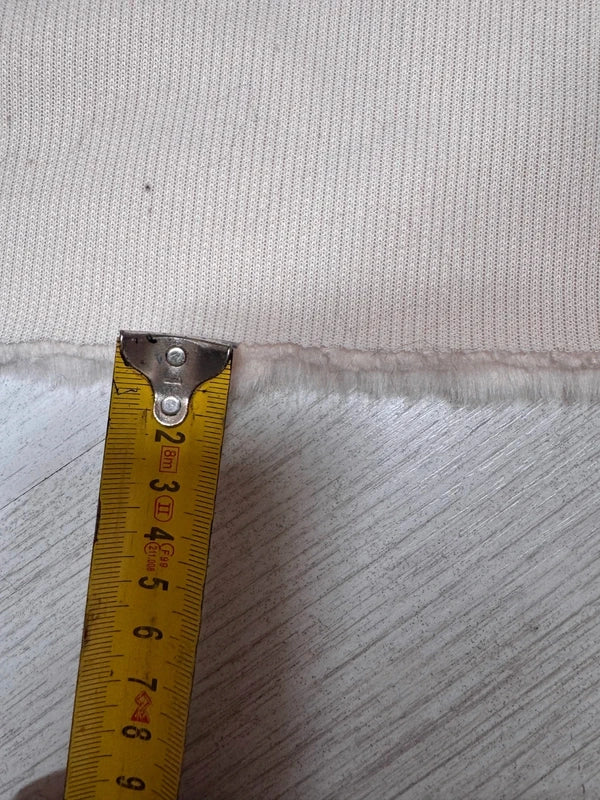 Coupon tissu fausse fourrure légère touché très doux à poils mi-longs rose clair 27cmx156cm