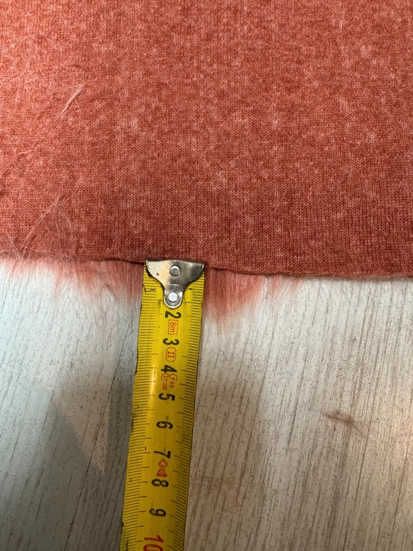 Coupon tissu fausse fourrure très douce et à poils longs marron saumon à mèches blanches 30cm x 72cm