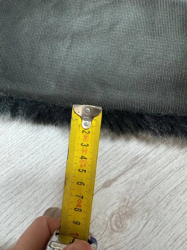 Coupon tissu fausse fourrure très douce imprimée noir et blanc à poils mi-longs 30cmx158cm