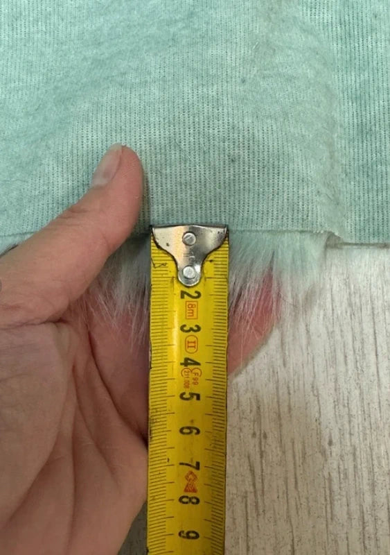 Coupon tissu fausse fourrure douce Ă poils longs vert d'eau 30cm x 157cm