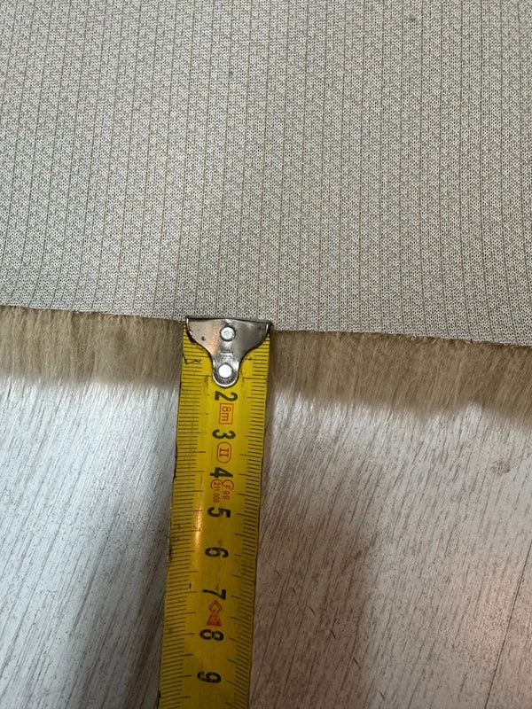 Coupon tissu fausse fourrure de qualité à poils mi-longs beige 30cmx83cm
