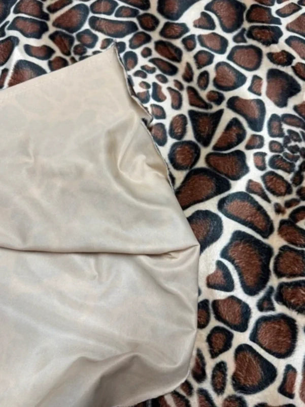 Coupon tissu fausse fourrure légère et ras à poils courts imprimée marron beige noir 30cmx153cm