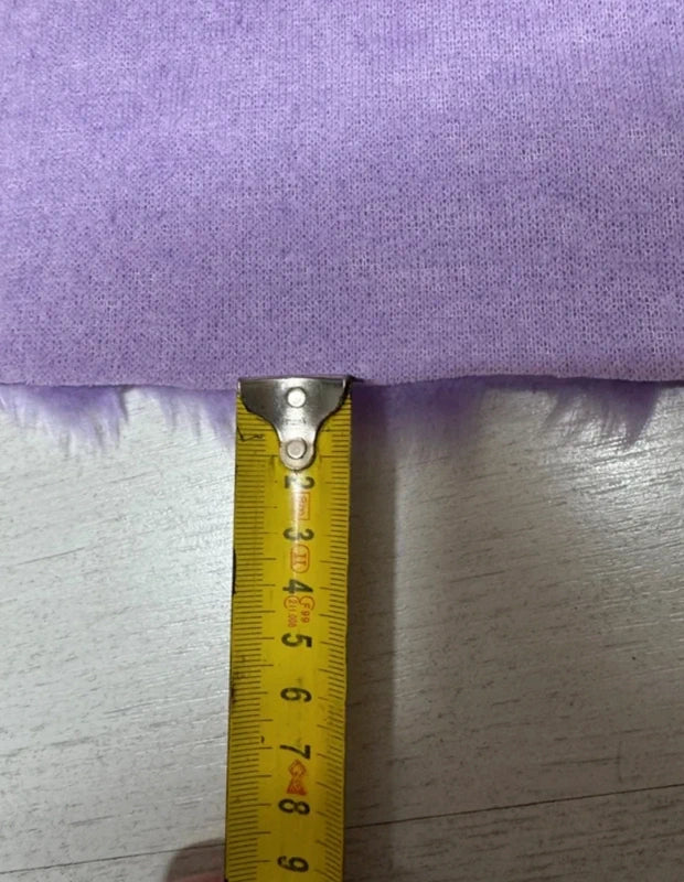 Coupon tissu fausse fourrure légère à poils mi-longs violet lilas 28cm x 155cm