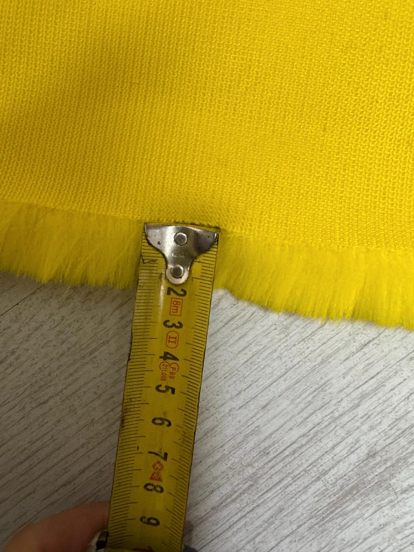 Coupon tissu fausse fourrure douce et épaisse jaune à poils mi-longs 30cm x 160cm