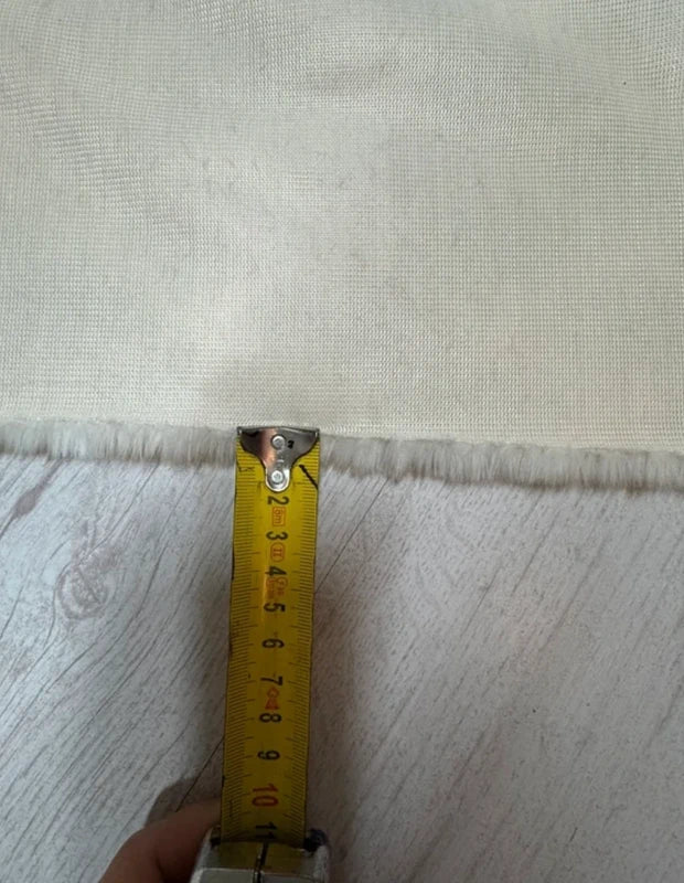 Coupon tissu fausse fourrure douce et légère à poils mi-longs imprimée beige 30cm x 160cm