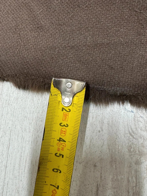 Coupon couture tissu fausse fourrure douce à poils mi-longs imprimée marron et noir 50cm x 30cm