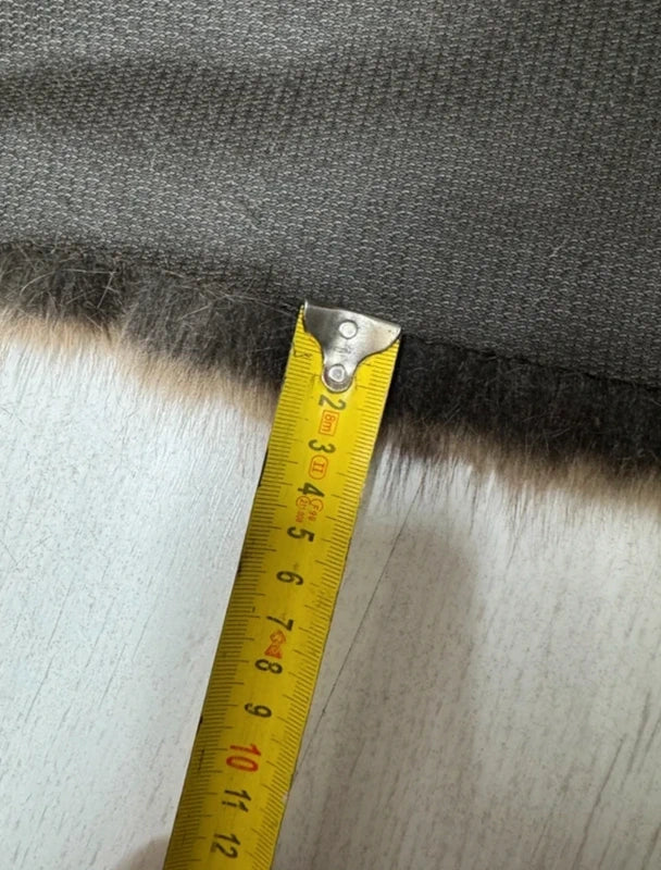 Coupon de fausse fourrure 30×87 cm marron et beige rayures poils mi-longs