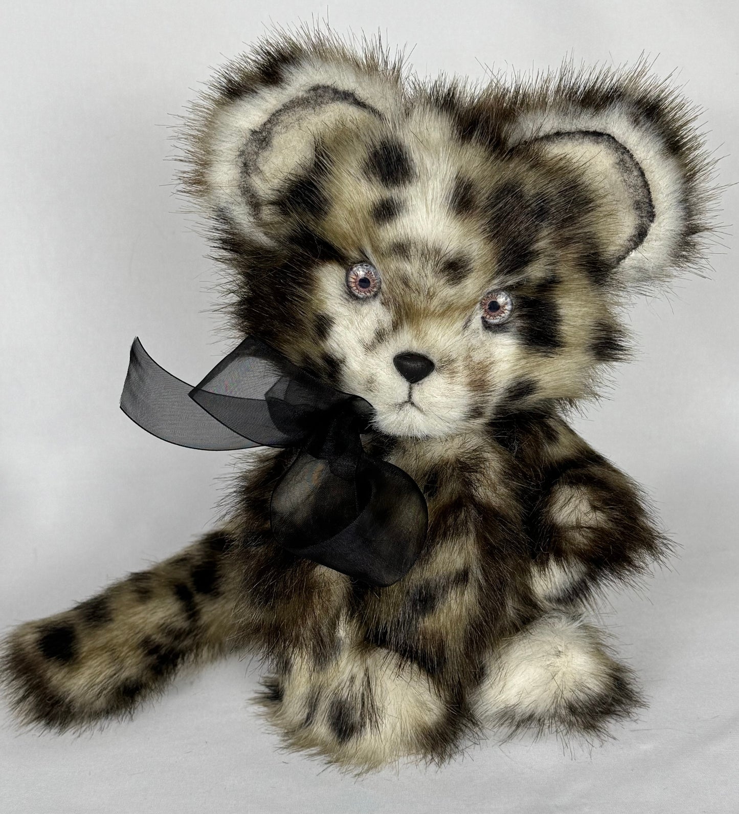 🐆✨ Eddy – Léopard en Peluche de Collection | 25 cm | Sculpture Textile Artiste | Fausse Fourrure Haute Qualité | Pièce Unique Ooak