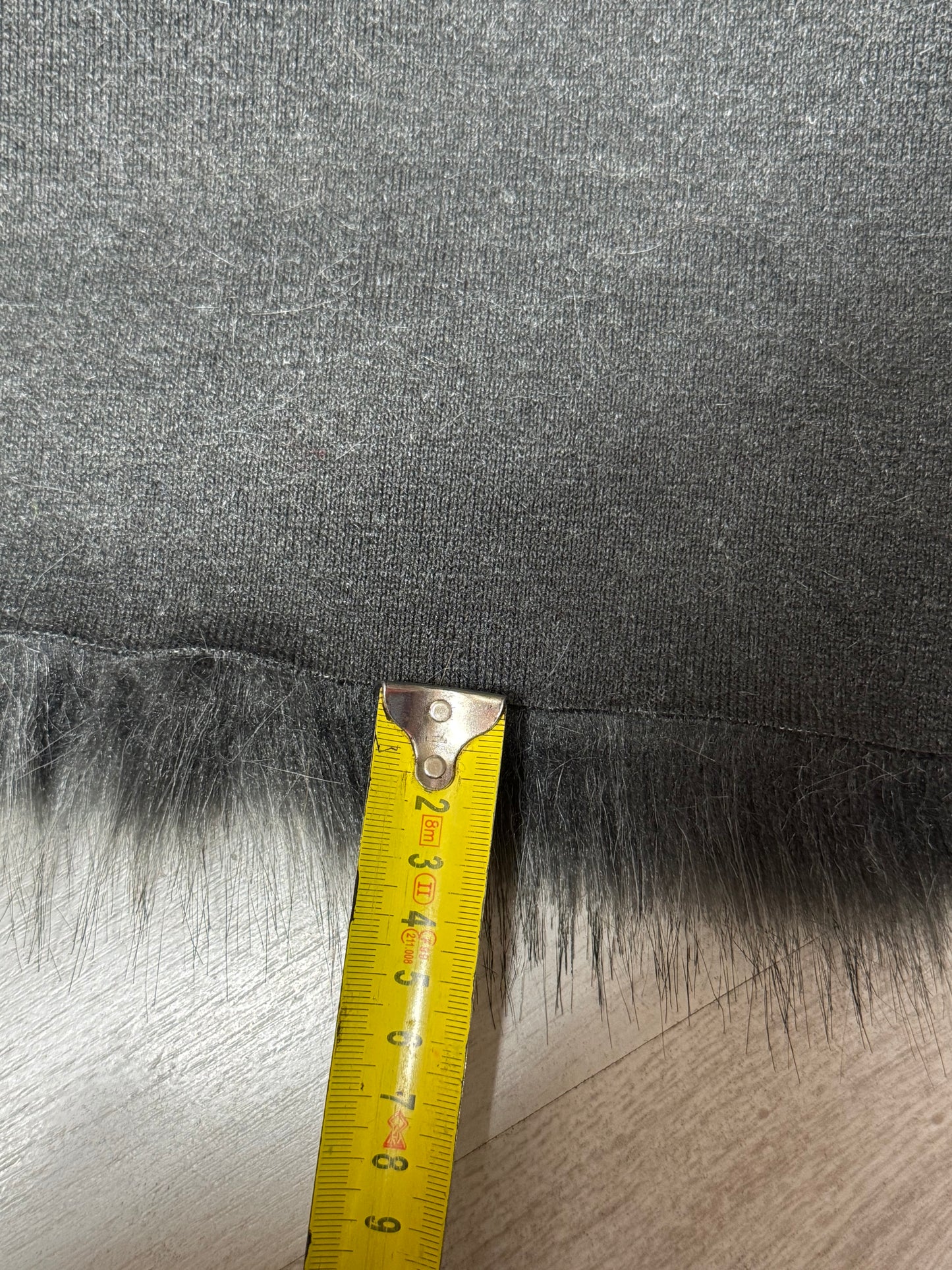 Fausse fourrure grise dense pour peluches et animaux réalistes