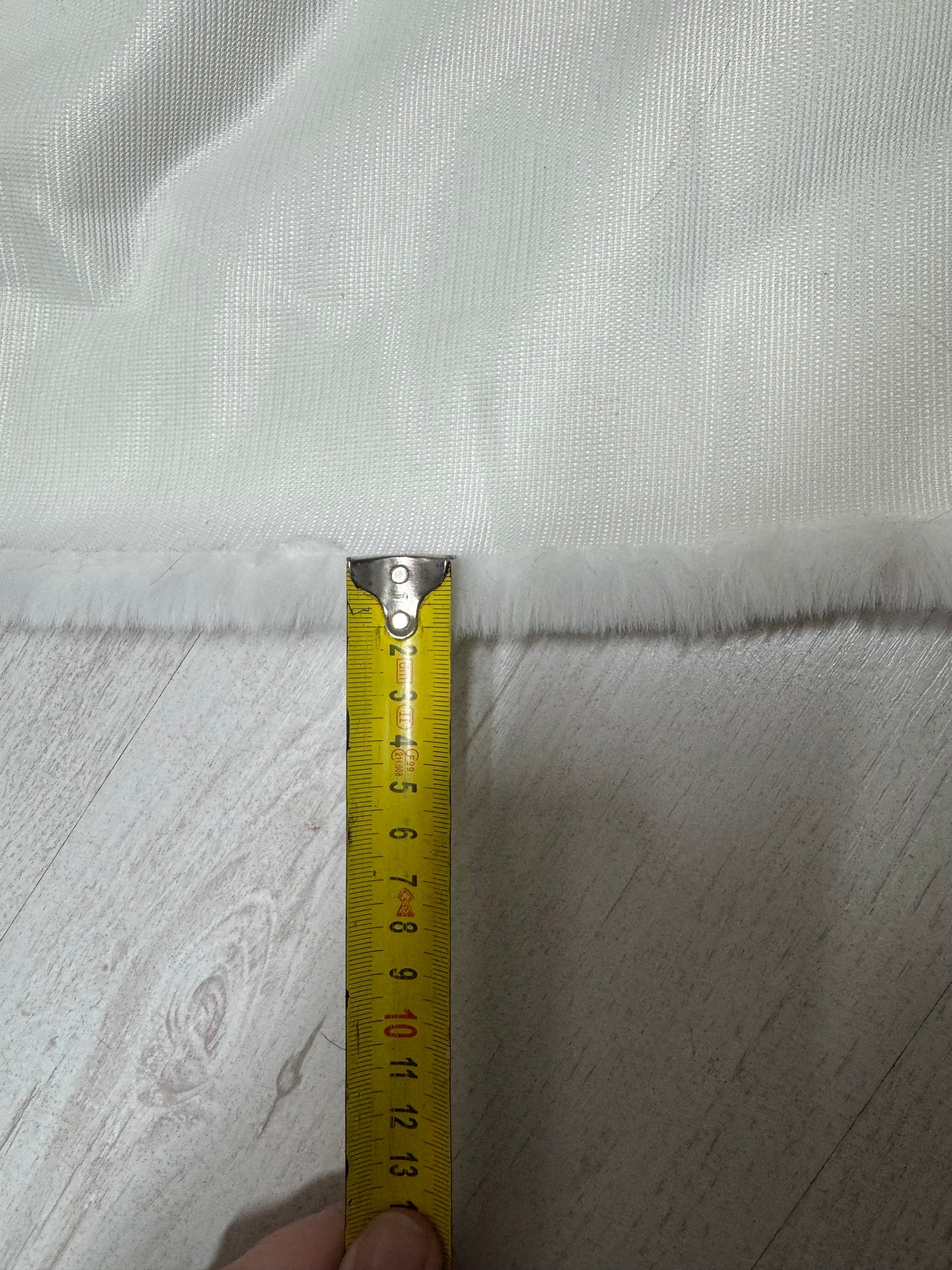 White faux fur fabric remnant, medium pile, 30x170cm