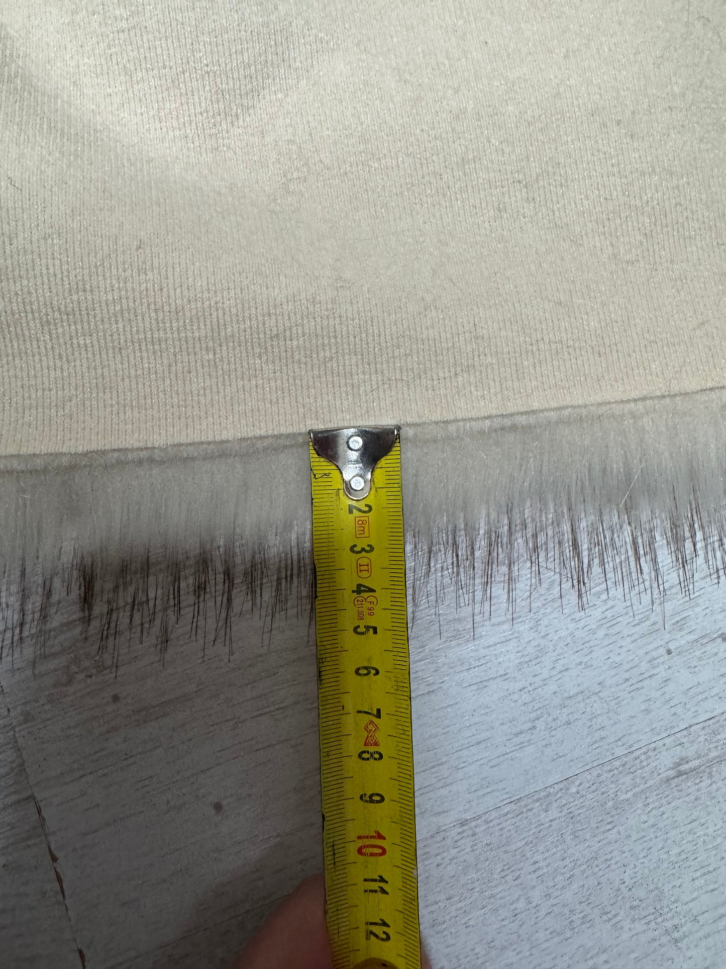 Fausse fourrure beige douce et dense pour ours de collection cosplay et créations textiles