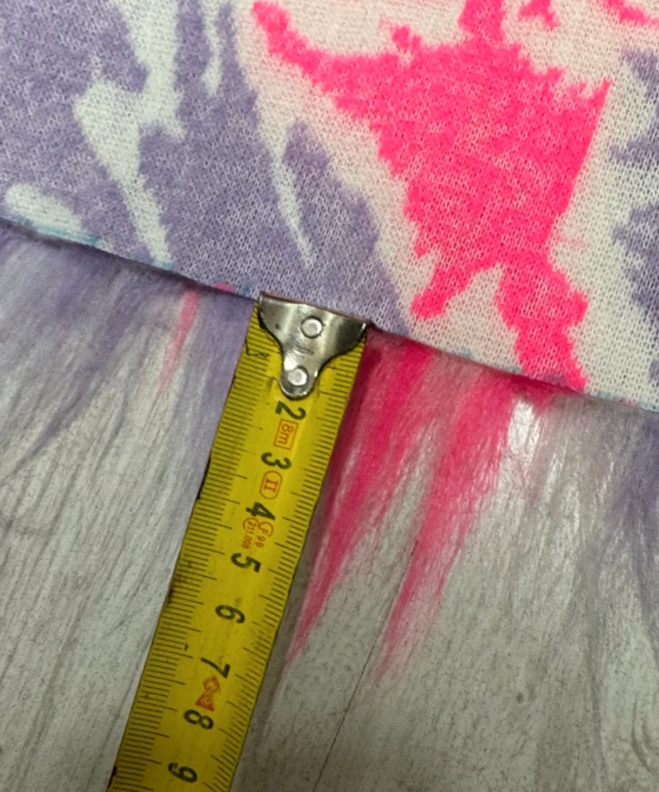 Coupon tissu fausse fourrure douce légère à poils longs violet rose blanc 50cm x30cm