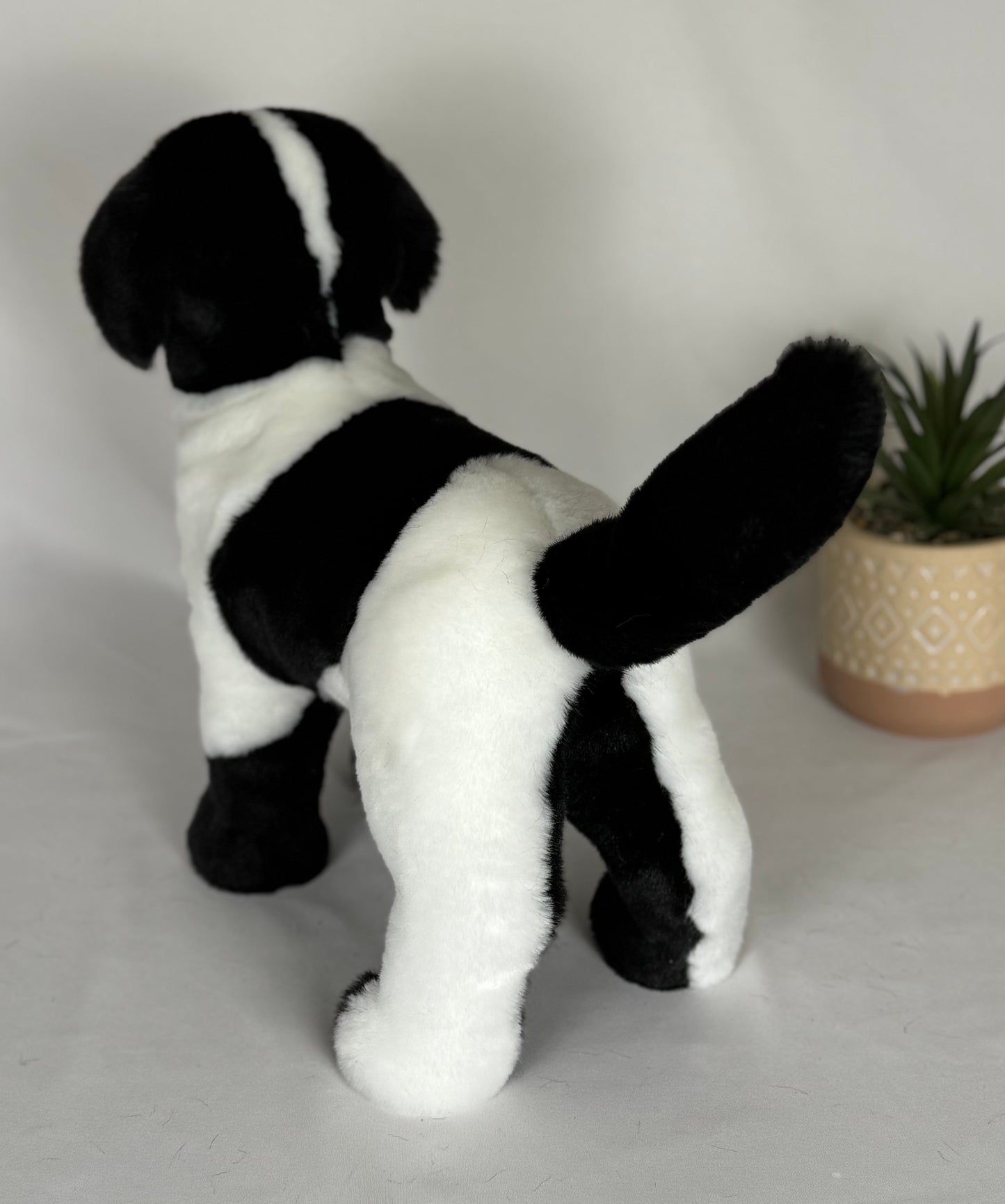 🐾 Bianca – Chiot Terre-Neuve Mismark Ultra Réaliste 🖤🤍 | Pièce Unique en Fausse Fourrure – 37 cm