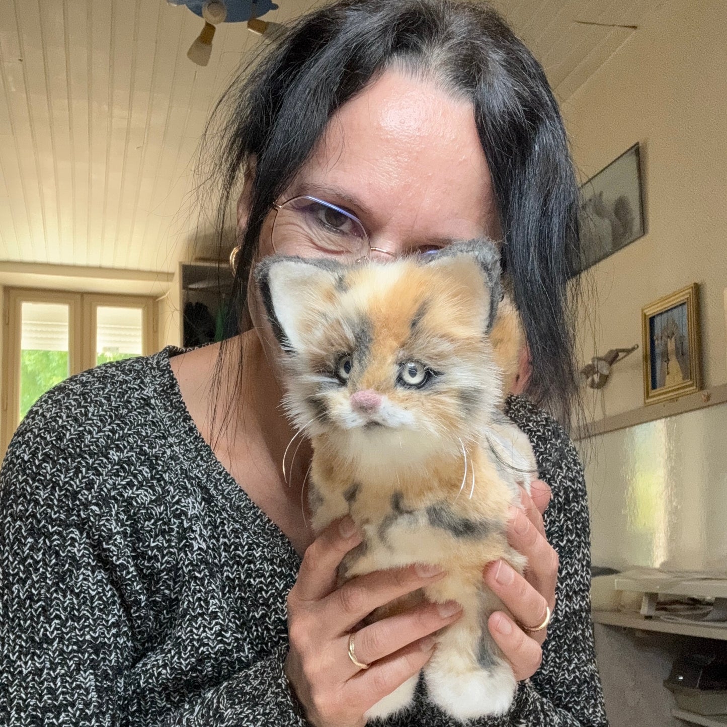 Calico – Chaton réaliste en peluche fait main | Maine Coon unique