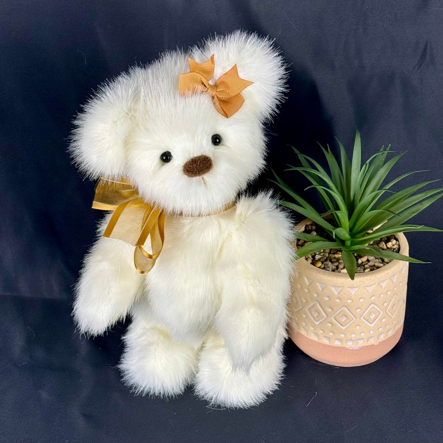 🧸 Ours de Collection Articulé 30 cm (11.8") en Fausse Fourrure – Claire, Pièce Unique