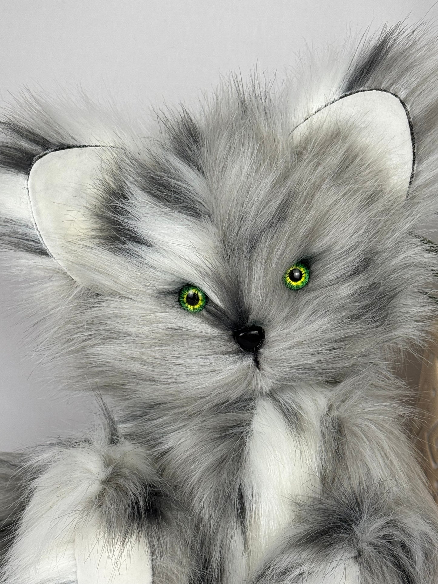 Emy chat en peluche de collection 24cm chat artiste décoration fausse fourrure peluche sculpture textile Ooak