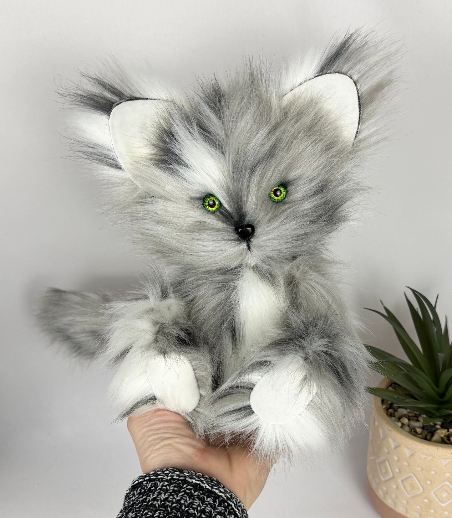 Emy chat en peluche de collection 24cm chat artiste décoration fausse fourrure peluche sculpture textile Ooak