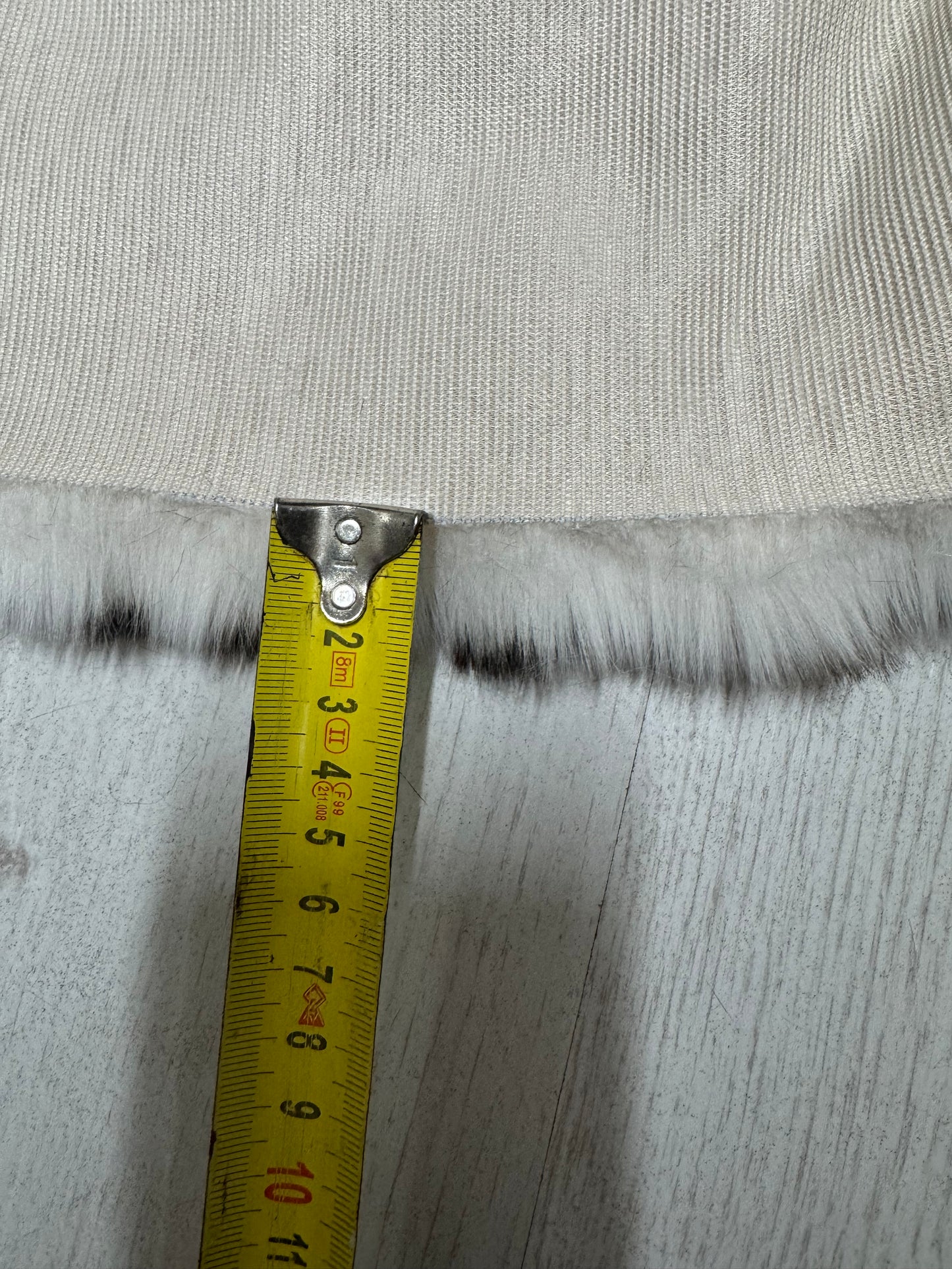 Tissu fausse fourrure zèbre laize 158 cm qualité premium