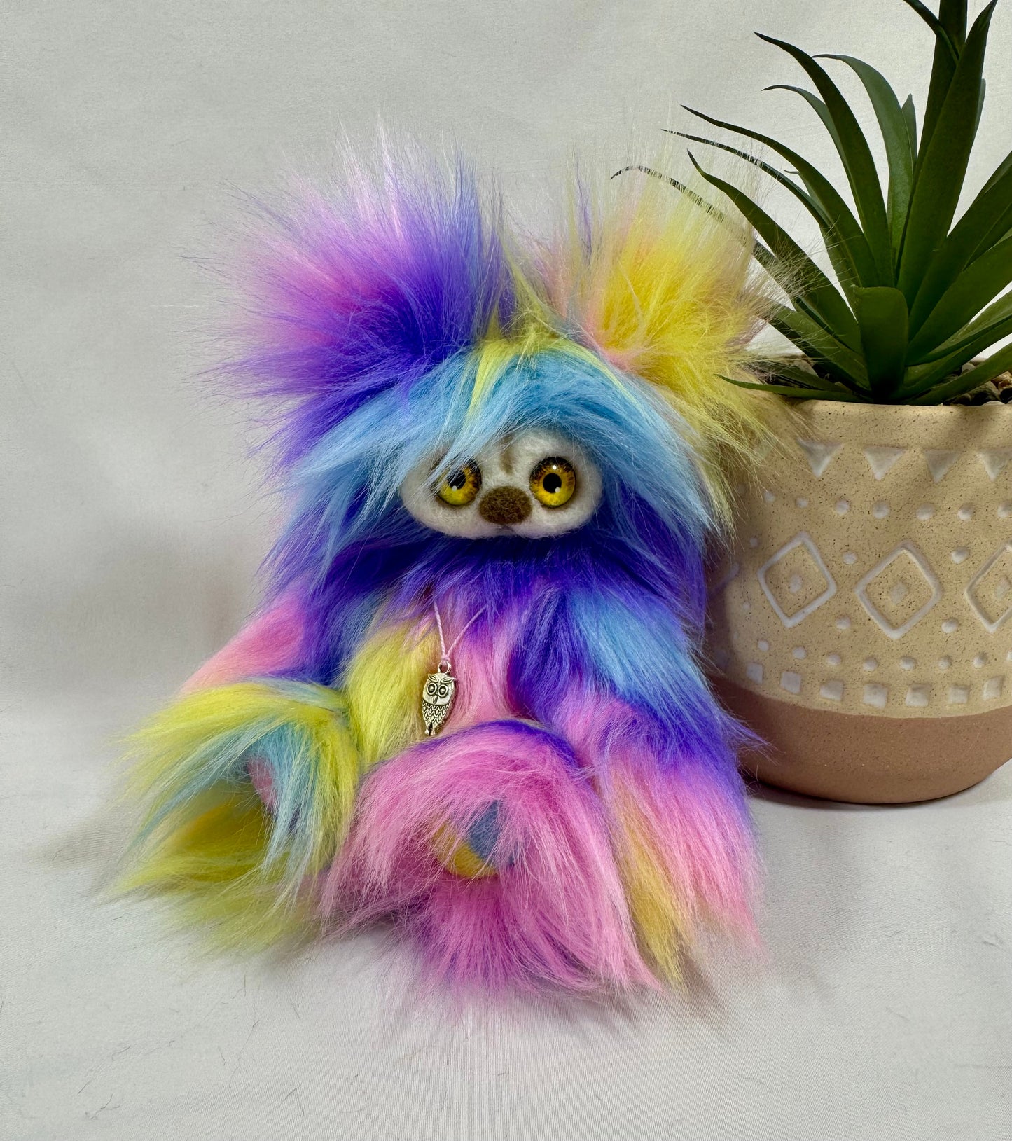 Frimousse Féa, ours féerique artisanal articulé à l’ancienne avec yeux de verre