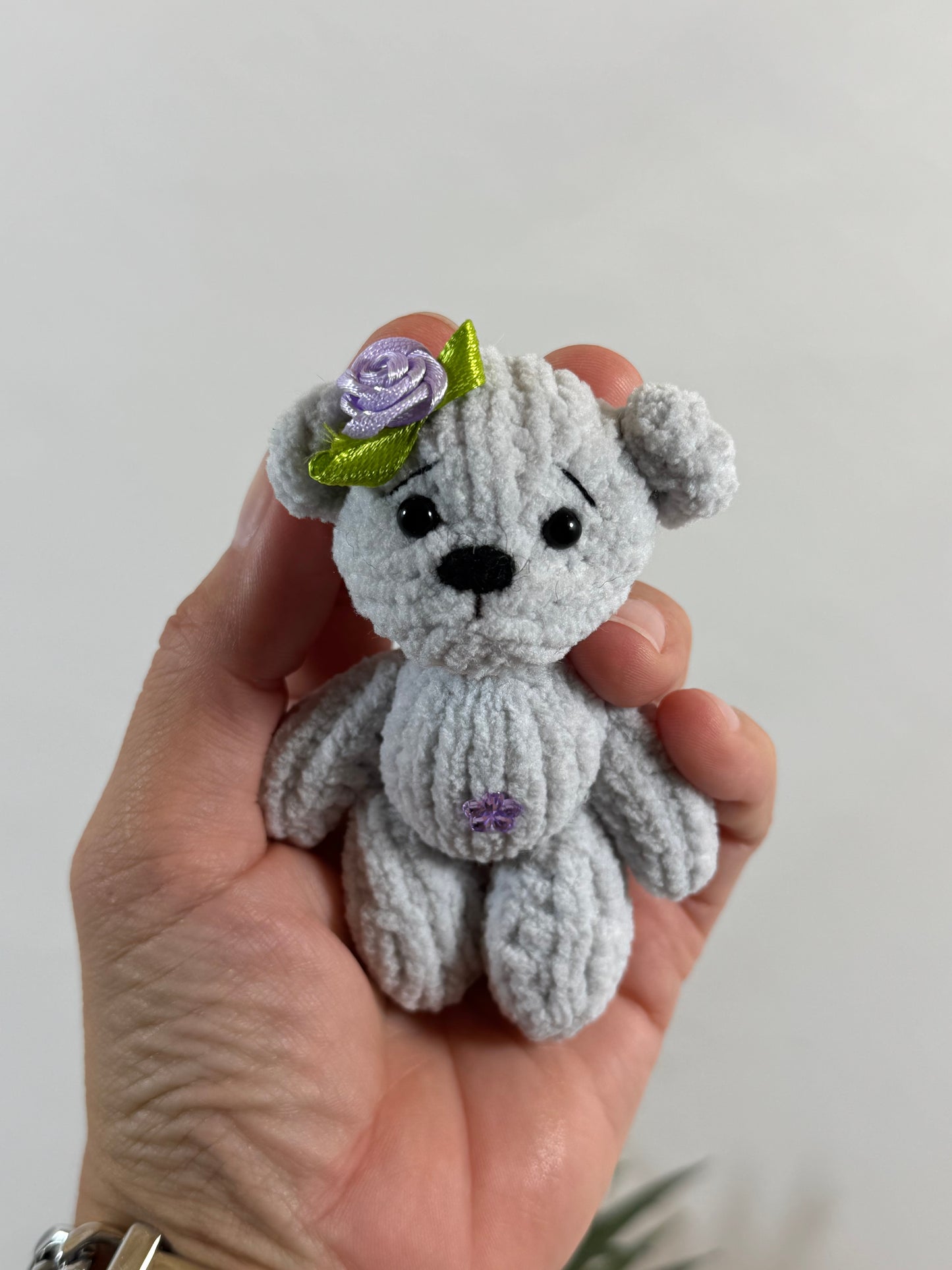 Mini ours tricotés en fil chenille – 9 cm | Porte-clés ou talisman porte-bonheur