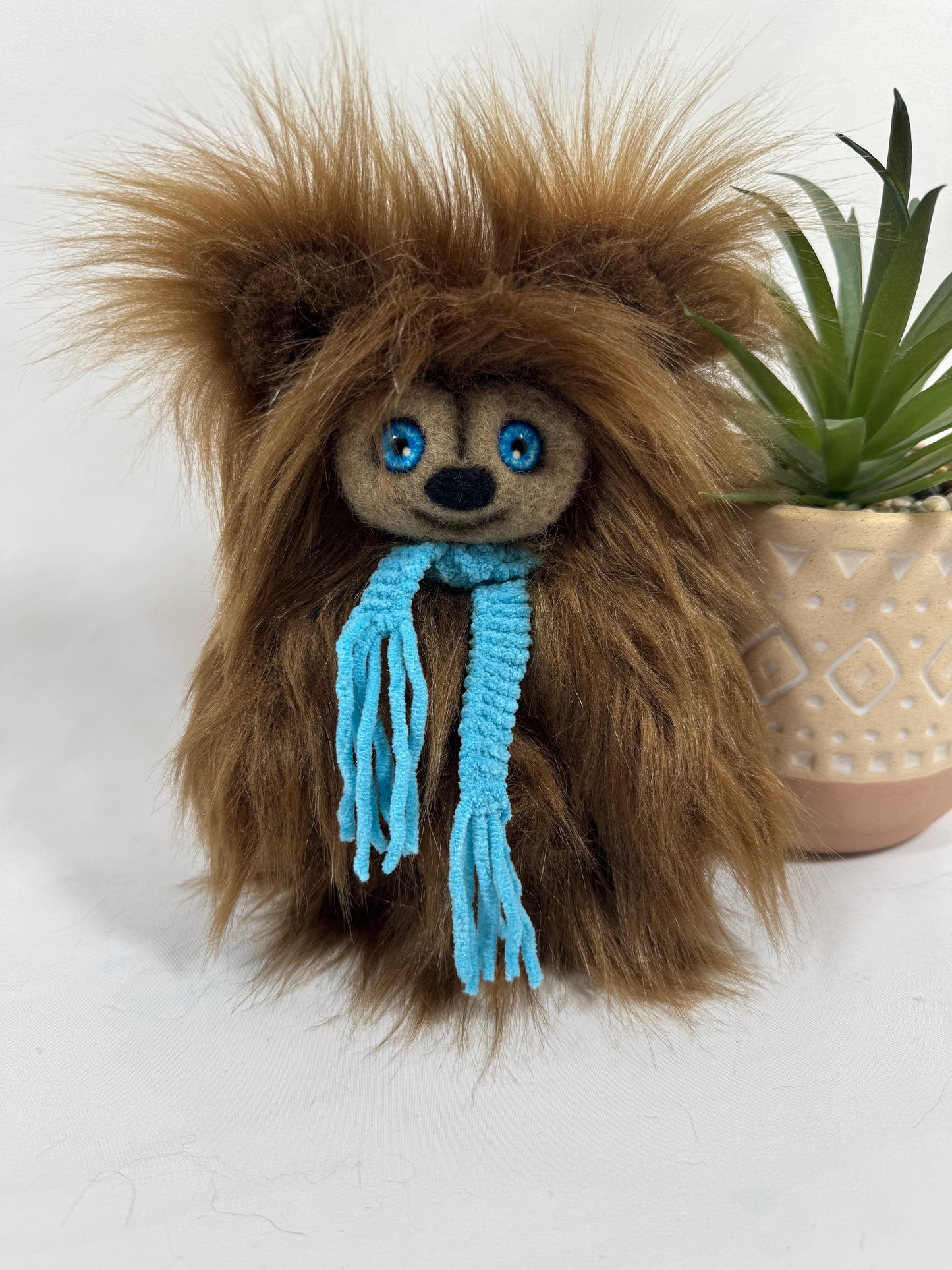 Frimousse Nino, ours artisanal féerique articulé à l’ancienne avec yeux de verre