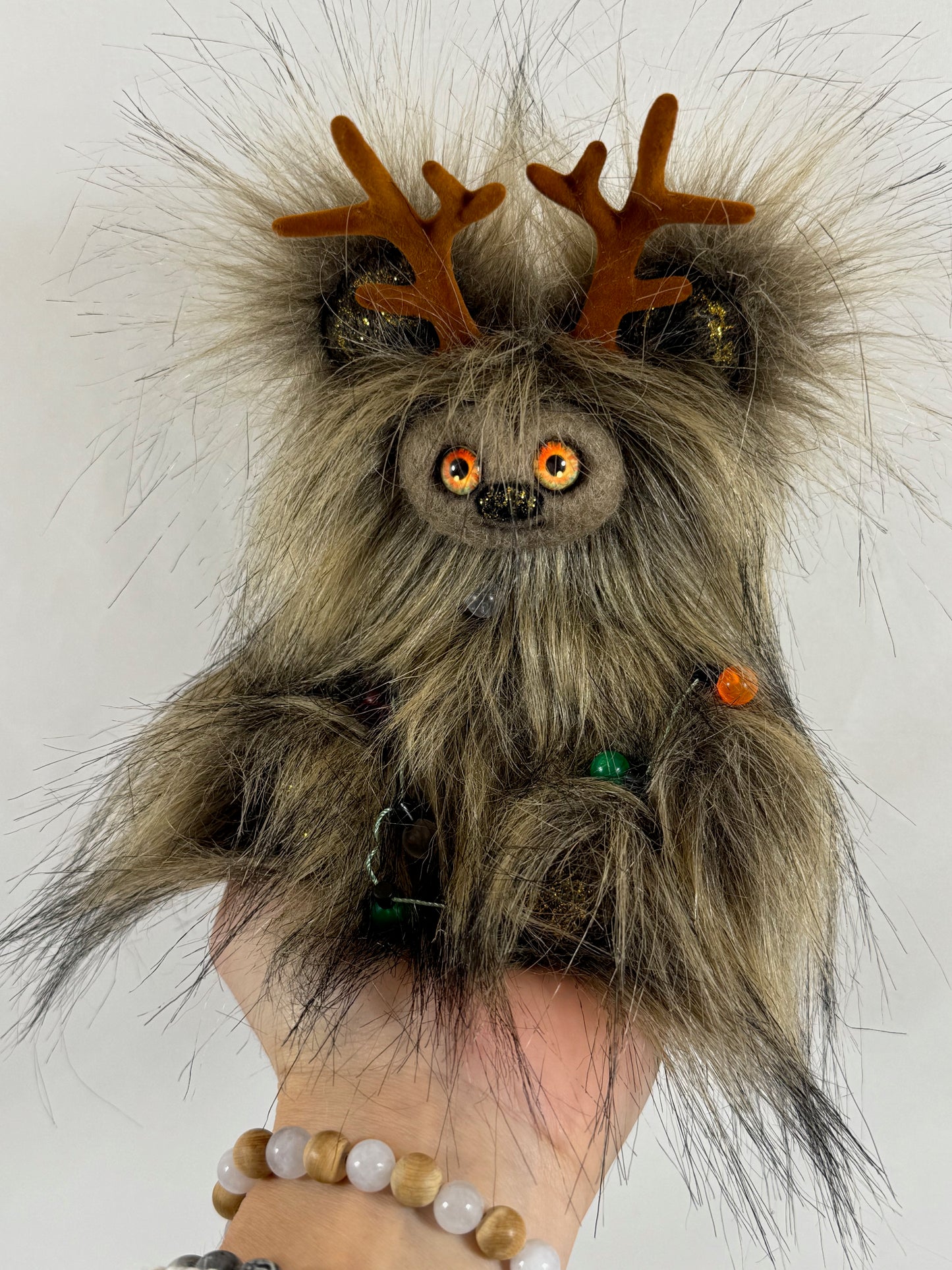 Frimousse de Noël “Nox” – Peluche de collection articulée 17 cm | yeux en verre & visage feutré