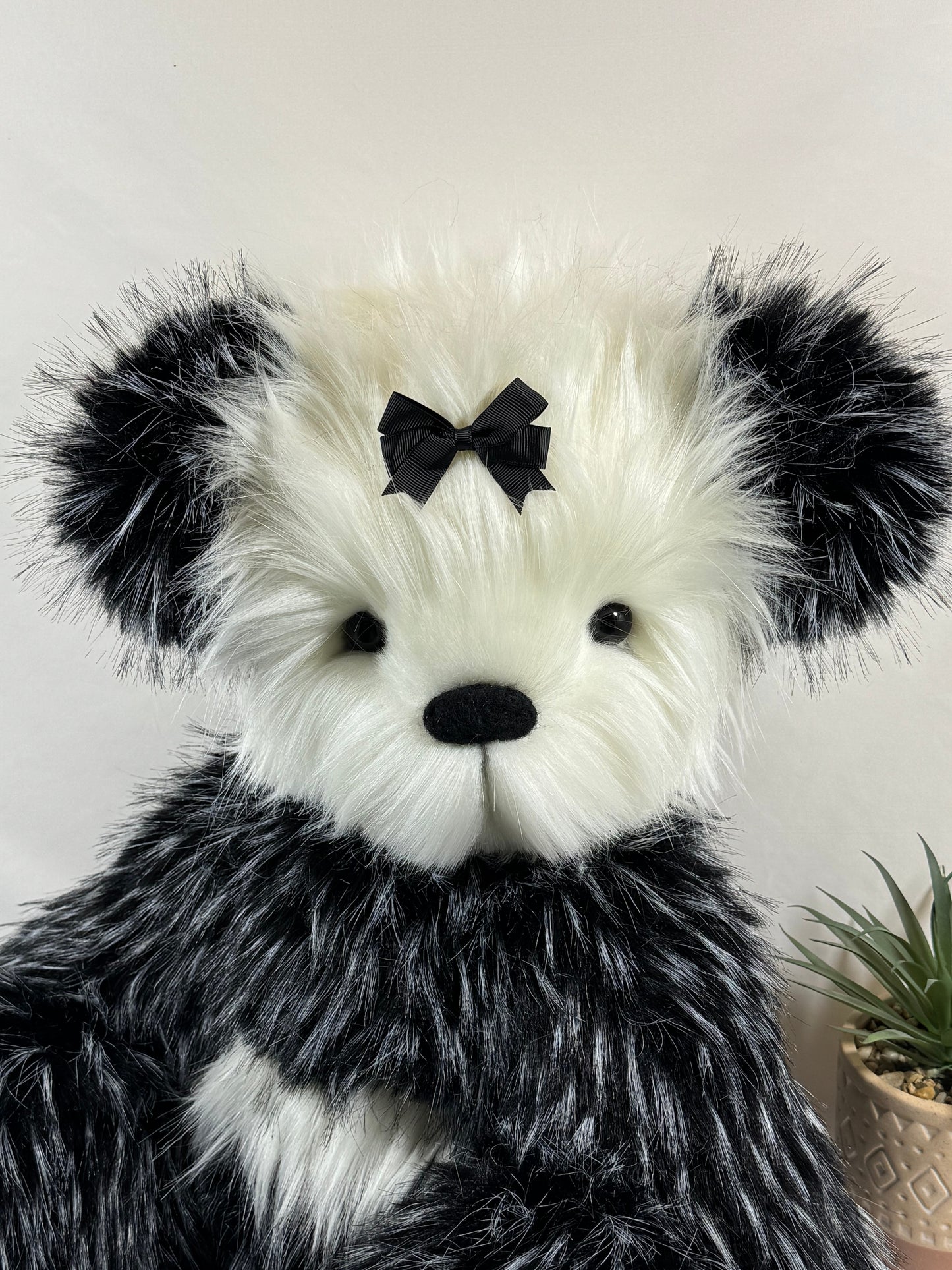 Peluche artisanale de collection fait main avec articulation bois et métal