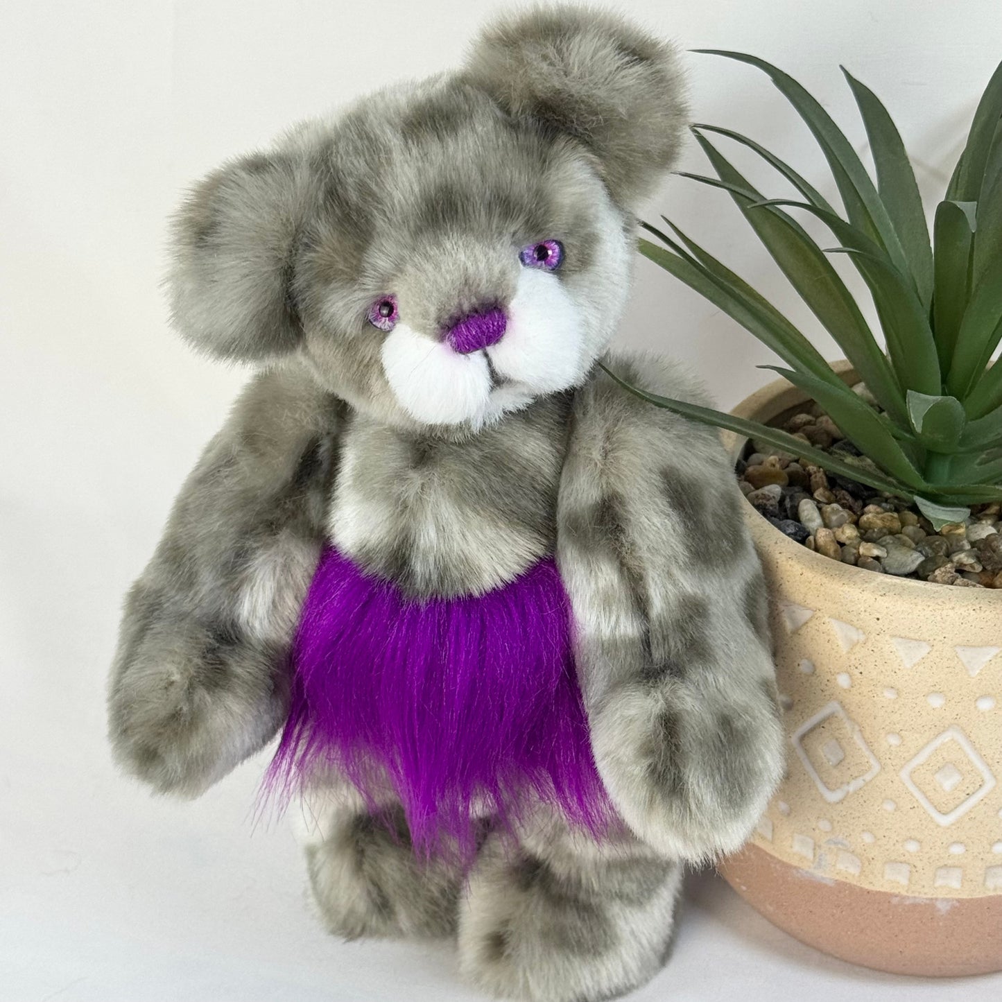 peluche de collection unique Mandy 20 cm nez brodé coton violet
