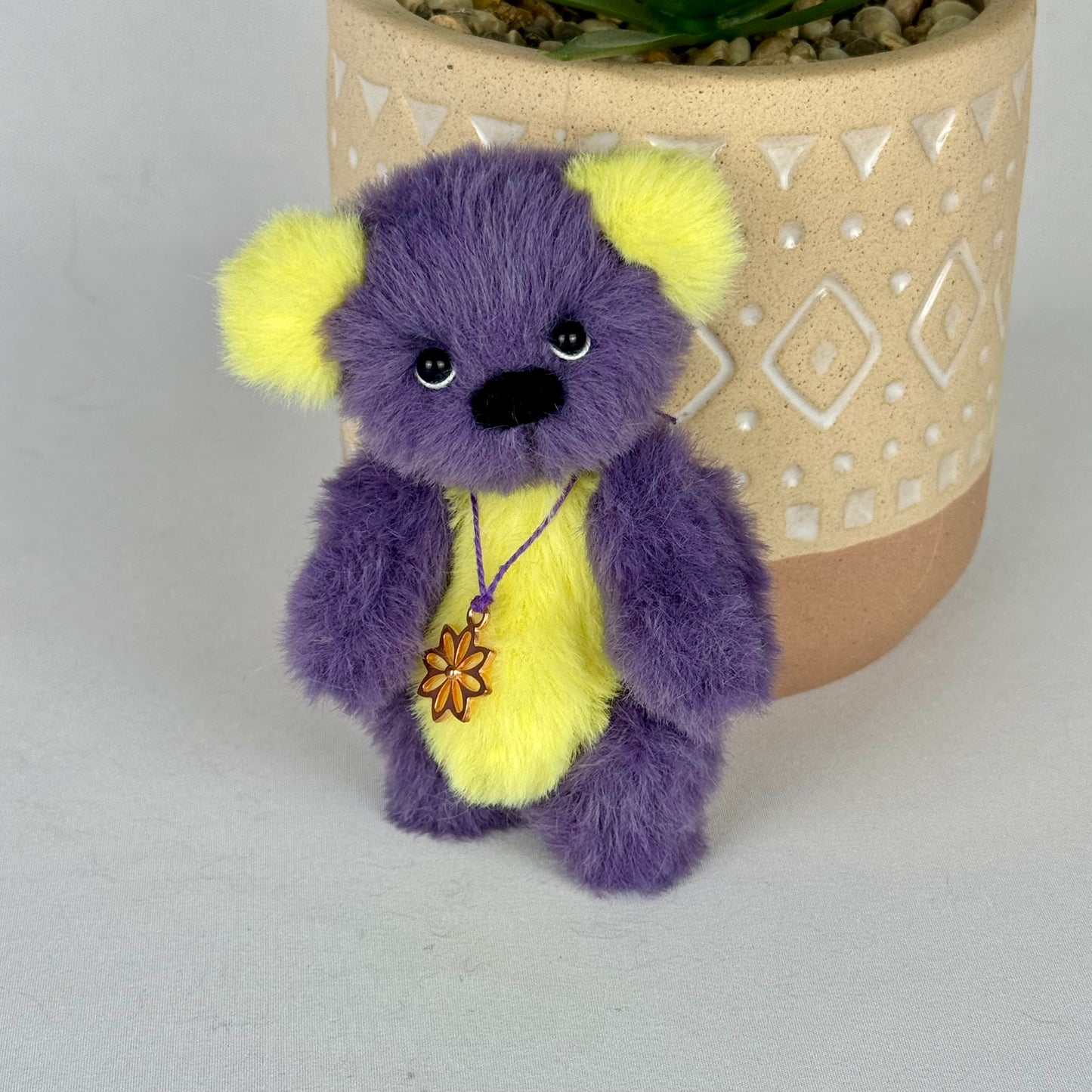 Purple, ours de collection original violet et jaune, pièce unique avec certificat.