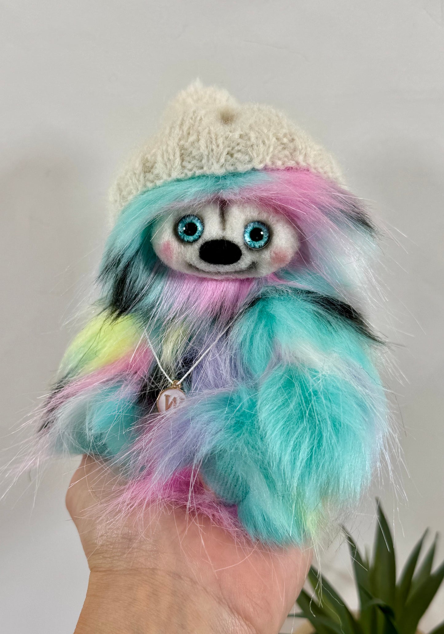 Frimousse Wina articulée à l’ancienne, petit personnage féérique multicolore de 17 cm – création Un Ours dans ma Maison