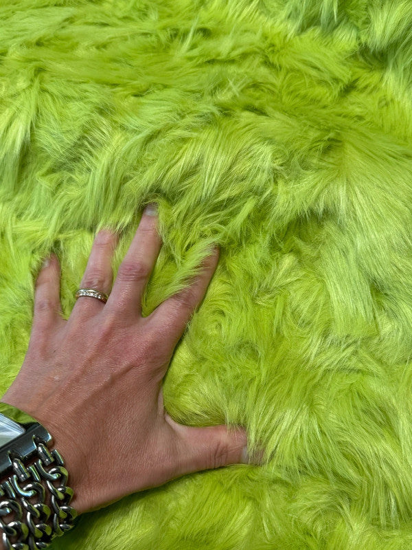 🟢 Fausse fourrure bouclée vert pomme 🍏 | Largeur 140 cm – longueur au choix ✂️