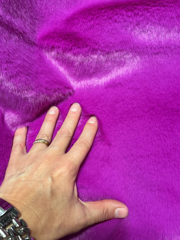 Tissu fausse fourrure à poils courts rose fuchsia très doux qualité luxe fourniture créative taille au choix x 163cm