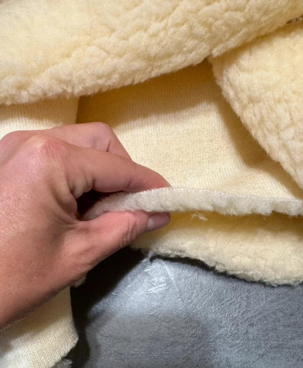 🐺 Fausse Fourrure poils bouclés effet mouton souple et épaisse beige Largeur 180 cm ✂️