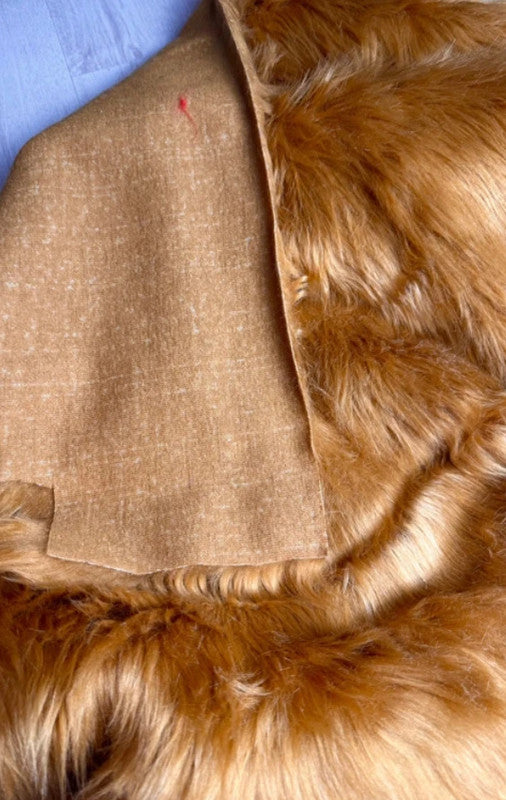 🧸 Coupon de Fausse Fourrure – Marron Caramel (33 x 75 cm)