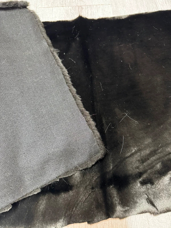 Coupon tissu fausse fourrure douce et de qualité à poils moyens marron foncé noir 40cm x 80cm