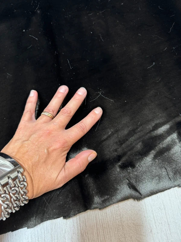 Coupon tissu fausse fourrure douce et de qualité à poils moyens marron foncé noir 40cm x 80cm