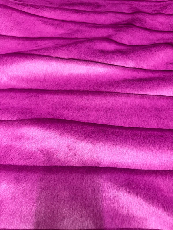 Coupon tissu fourrure douce de qualité rayée fuchsia violet à poils mi- longs 30cm x 162cm