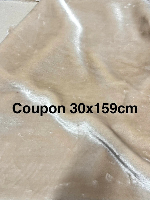 Coupon tissu fausse fourrure douce et légère à poils mi-longs beige 30cmx159cm