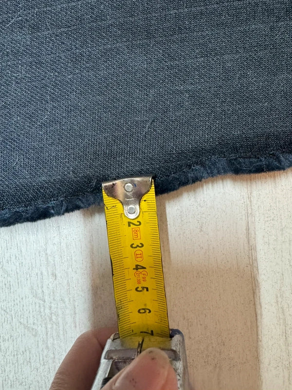 Coupon tissu fausse fourrure douce et légère à poils mi-longs bleu marine 30cmx157cm