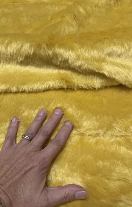 Coupon tissu fausse fourrure légère à poils courts jaune moutarde 40cmx76cm