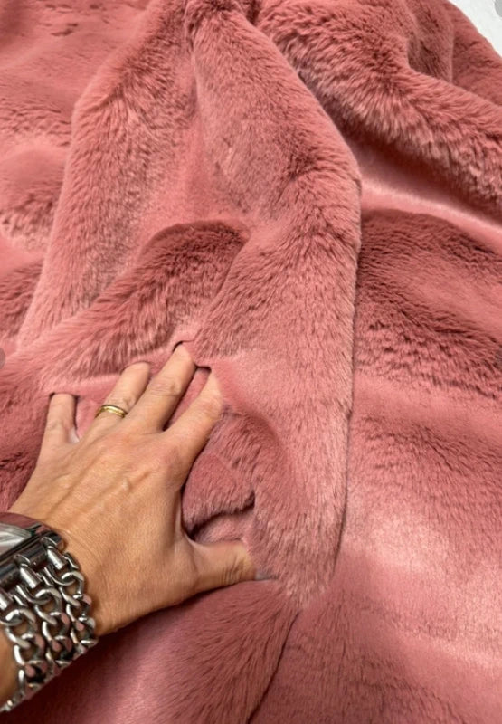 Coupon tissu fourrure douce, épaisse de qualité vieux rose à poils longs 30cm x 160cm