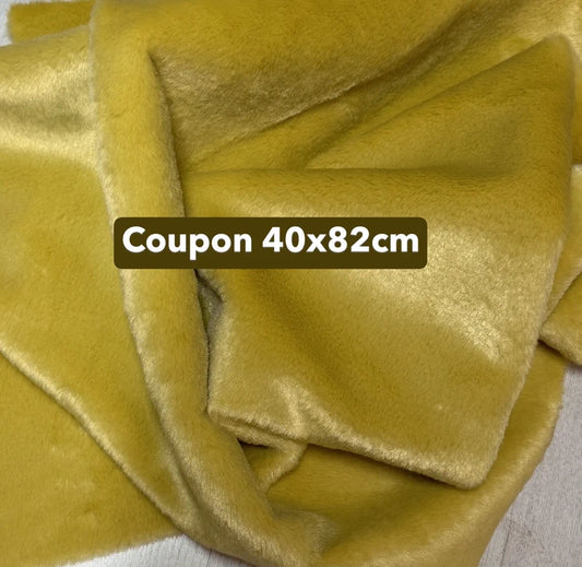 Coupon tissu fausse fourrure douce et légère jaune doré moutarde à poils courts 40cm x 82cm