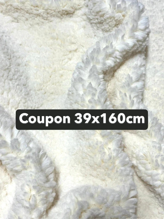 Coupon tissu fausse fourrure douce et épaisses à poils mi-longs bouclés blanc crème 39cm x 160cm