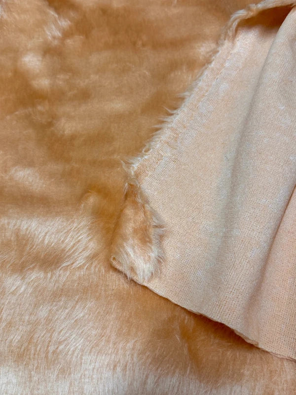 Coupon tissu fausse fourrure douce et légère orange abricot à poils courts 30cm x 156cm