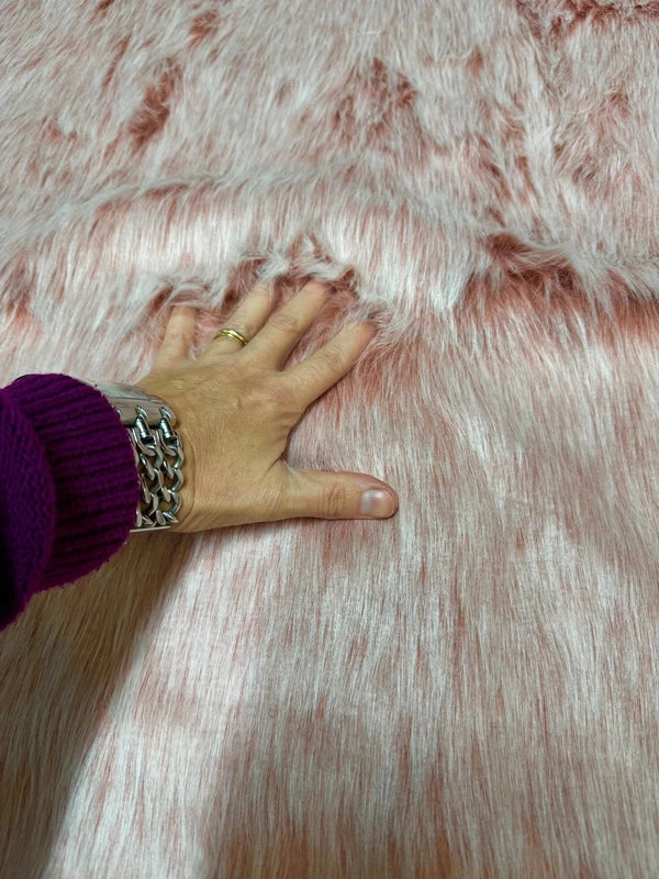 Coupon tissu fausse fourrure très douce et à poils longs marron saumon à mèches blanches 30cm x 72cm