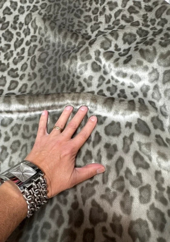 Coupon tissu fausse fourrure douce de qualité imprimée gris à poils courts 30cmx74cm