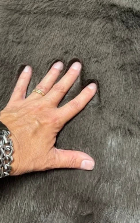 Coupon bande tissu fausse fourrure douce à poils longs marron taupe 25cm x50cm